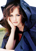 Alexis Bledel MEUB3RV_t