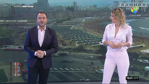 Carolina.Losada.Pantalon.Ajustado.Camisa.Abierta.AN.1080P-Colitaz.10.jpeg
