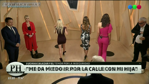 Romina.Pereiro.Catsuit.Rosa.Ajustado.PH.1080P-ColitazTV.18.jpeg