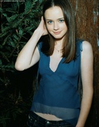 Alexis Bledel MEUB3V9_t