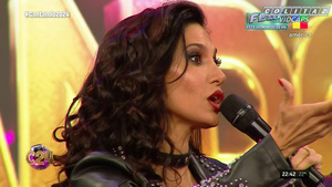 Silvina.Escudero.Cantando.2024.Rock.1080P-Colitaz.11.jpeg