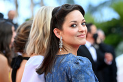Marion+Cotillard+De+Son+Vivant+Peaceful+Red+QmhWxorqYNdx.jpg