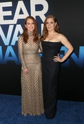 Amy+Adams+Dear+Evan+Hansen+Los+Angeles+Premiere+P7AyZc4Sngix.jpg