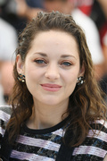 Marion+Cotillard+Bigger+Photocall+74th+Annual+6JK9Zzd_OSlx.jpg