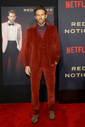 Ryan+Reynolds+World+Premiere+Netflix+Red+Notice+GWMc0ClNQZdx.jpg