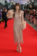 Dakota+Johnson+Lost+Daughter+UK+Premiere+65th+iHNEsaMMF96x.jpg
