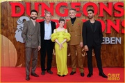 chris-pine-hugh-grant-rege-jean-page-dungeons-dragons-berlin-05.jpg