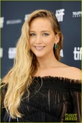 jennifer-lawrence-causeway-tiff-premiere-15.jpg