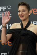 Marion+Cotillard+Opening+Ceremony+Red+Carpet+NIV1yoG2efQx.jpg