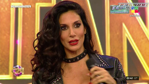 Silvina.Escudero.Cantando.2024.Rock.1080P-Colitaz.08.jpeg