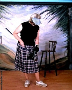 Permanent Link to Mysterie gives a golf lesson