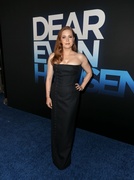 Amy+Adams+Dear+Evan+Hansen+Los+Angeles+Premiere+gCuY31spHPlx.jpg