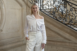 Elizabeth Debicki - At Christian Dior Haute Couture Spring Summer 2024 show as part of Paris Fashion Week 01/22/2024