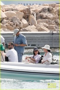 katy-perry-orlando-bloom-boat-ride-friends-in-south-of-france-27.jpg