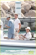 katy-perry-orlando-bloom-boat-ride-friends-in-south-of-france-42.jpg