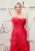 kirsten-dunst-jesse-plemons-couple-up-oscars-2022-05.jpg