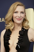 cate-blanchett-fans-lose-it-sag-awards-03.jpg