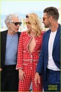 kristen-stewart-cannes-photo-call-18.jpg