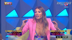 Laurita.Fernandez.Bienvenidos.a.Ganar.Vestido.Blazer.Abierto.1080P-Colitaz.14.jpeg