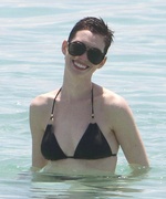 Anne Hathaway Actress - Real photos of celebrities