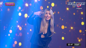 Laurita.Fernandez.Bienvenidos.a.Ganar.Vestido.Blazer.Abierto.1080P-Colitaz.31.jpeg