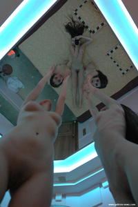 [Image: ME12E5OU_t.jpg]