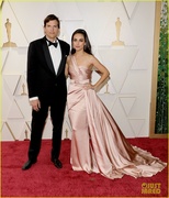 ashton-kutcher-mila-kunis-oscars-2022-01.jpg