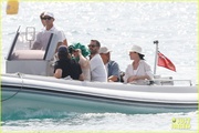 katy-perry-orlando-bloom-boat-ride-friends-in-south-of-france-13.jpg