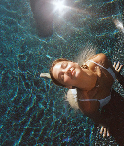 Madelyn Cline (11).jpeg