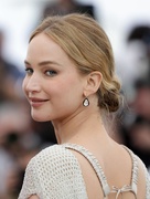 jennifer-lawrence-at-bread-and-roses-photocall-at-2023-cannes-film-festival-05-21-2023-8.jpg