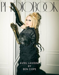 Avril Lavigne - Page 11 MEP3J8K_t