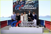 orlando-bloom-gran-turismo-photocall-at-cannes-15.jpg