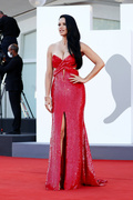Adriana+Lima+Madres+Paralelas+Red+Carpet+Opening+q5sRs2FZrfLx.jpg
