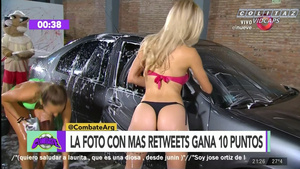 Soso.Mirabelli.y.Rubia.Lavando.Auto.Combate.1080P-Colitaz.61.jpeg