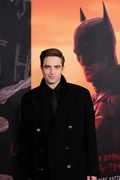 zoe-kravitz-catwoman-inspired-dress-nyc-batman-premiere-with-cast-16.jpg