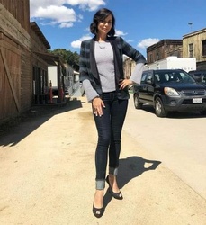 Catherine Bell - Page 2 MET94SU_t