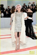 marion-cotillard-pink-hair-met-gala-10.jpg