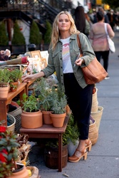 Reese Witherspoon - Filming UNTITLED Show in New York City 10/03/2021