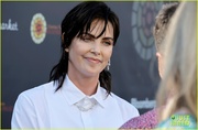charlize-theron-debuts-black-hair-at-her-charity-event-16.jpg