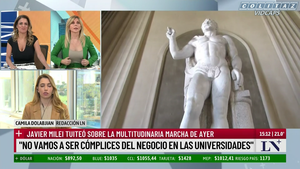 Debora.Plager.Saco.Verde.Marcando.Pechos.LN.1080P-Colitaz.10.png