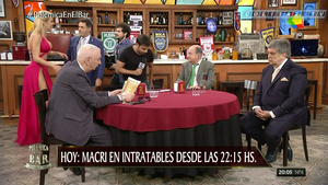 Virginia.Gallardo.Terribles.Pechos.Piernas.y.Descuidos.Polemica.1080P-Colitaztv.12.jpeg