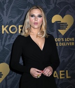 scarlett-johansson-at-golden-heart-awards-in-new-york-10-16-2023-1.jpg