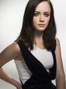 Alexis Bledel MEUB3QJ_t