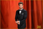 andrew-garfield-oscars-red-carpet-2023-02.jpg