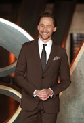 Tom+Hiddleston+Special+Screening+Marvel+Studio+4BwrVj7mmvEx.jpg