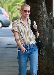 Kristen Stewart - Leaves Little Dom's in Los Feliz 10/20/2021