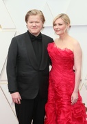 kirsten-dunst-jesse-plemons-couple-up-oscars-2022-16.jpg