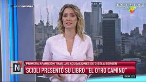 Carolina.Losada.Pantalon.Ajustado.Camisa.Abierta.AN.1080P-Colitaz.117.jpeg