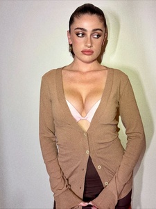 Rachel Sennott (8).jpg