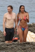 47924945-9991021-PICTURE_EXCLUSIVE_Shirtless_Tom_Hiddleston_packed_on_the_PDA_wit-m-74_1631653669305.jpg